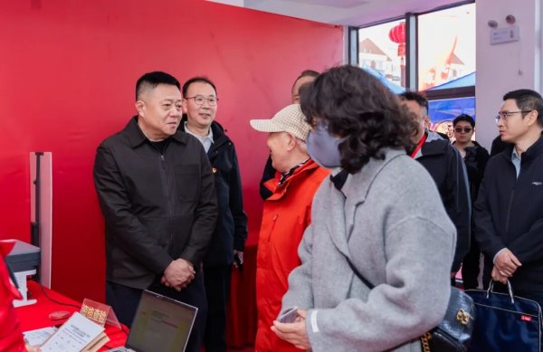 房山区纪委监委主要领导就回迁安置工作到青龙湖镇督导检查