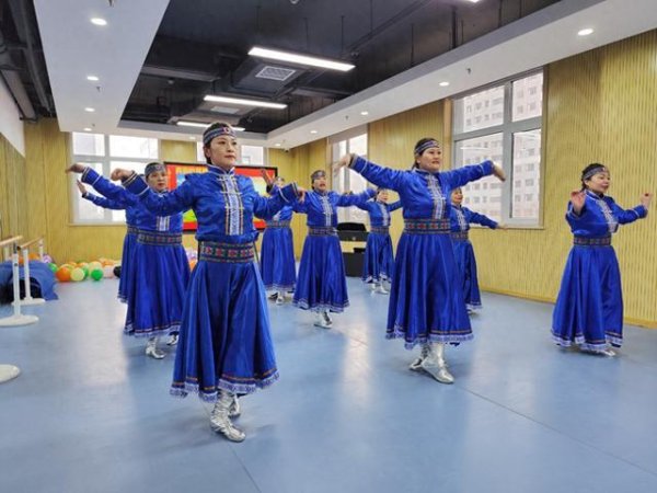 社区“小服务”关爱“半边天”